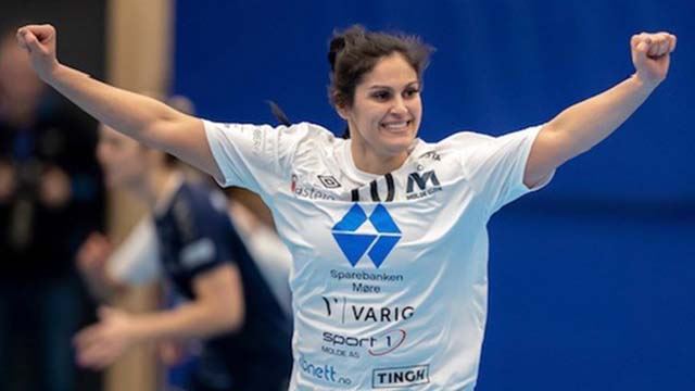 Sherin Obaidli jubler for Molde. Sherin Obaidli