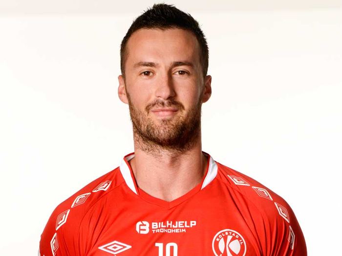 Sportslig ansvarlig for back- og kantskolen er Kolstadspiller Josip Pazin. 2017-18_Pazin,-Josip_Kolstad_foto_TiTT-Melhuus_900.jpg