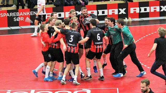 Arendal er seriemester. Bildet er fra en tidligere kamp. Foto: ØIF Arendal 20190317-Arendal-seriemester.jpg