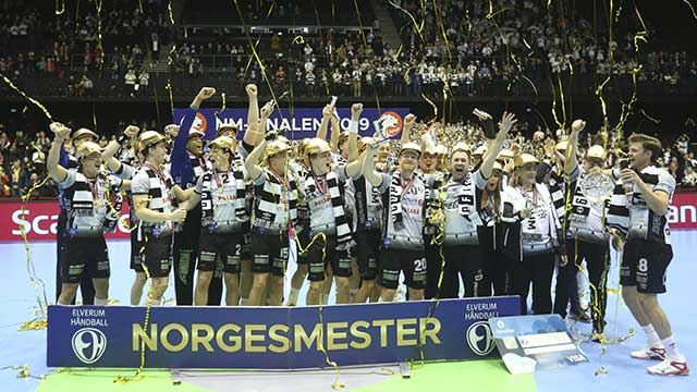 Elverum er seriemester. Her fra NM-gullet i romjula. Foto; Svein André Svendsen/NHF 20191229-NM-menn-Elverum-vinner-Foto-Svein-André-Svendsen.jpg