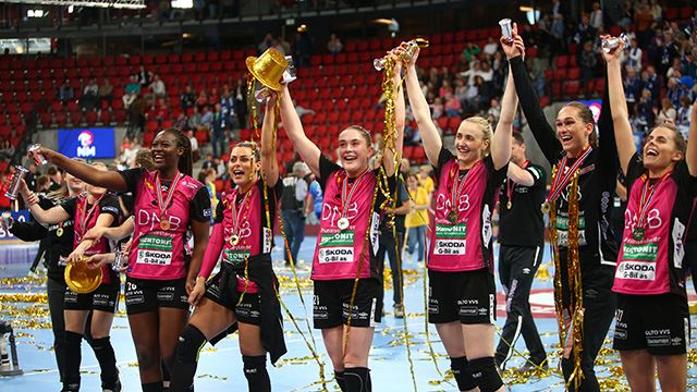Vipers jubler etter å ha blitt norgesmestre i Håndball for kvinner. NM-finalen i håndball for kvinner mellom Molde Elite og Vipers Kristiansand ble spilt på Jordal AmfiFoto: Christoffer Andersen / NTB