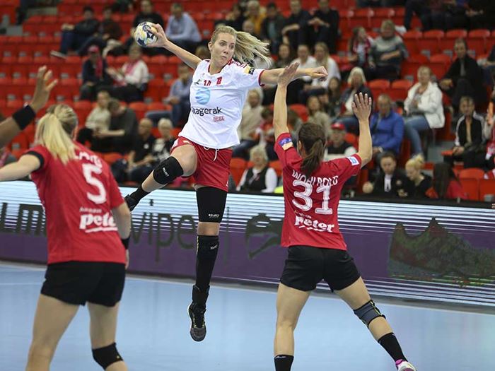 Kristine Breistøl, her mot Thüringer forrige helg, ble Larviks toppscorer i Ungarn. Foto: Svein André Svendsen 20171007-Breistøl,-Kristine.jpg