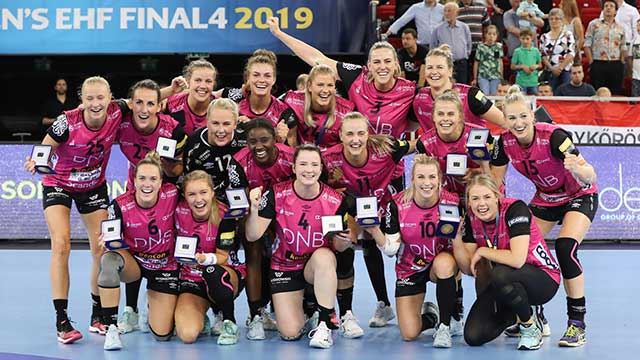 Vipers med bronsemedaljene. Foto: Terje Refsnes 20190512-EHF-Final4-Vipers-bronse.jpg