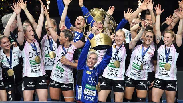 Foto: Tibor Illyes / MTI /AP / NTB 20210530-EHF-CL-gull-vipers-jubelbilde-katrine-lunde-foto-Tibor-Illyes-MTI-AP-NTB.jpg
