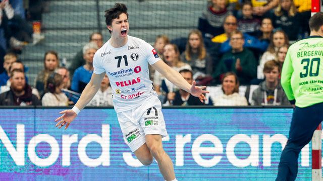 NY SJANSE: Alexander Blonz fikk oppleve et eventyr i Håkons Hall da Elverum møtte Flensburg og Torbjørn Bergerud. Foto: Geir Olsen / NTB scanpix 2020-blonz-i-champions-league-foto-geir-olsen-ntb-scanpix.jpg
