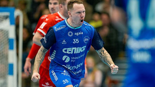 Emil Hansson og Drammen er klare for 4. runde. Drammen 20241113.
Drammens Emil Magnus Hansson under NM-semifinalen i håndball for herrer mellom Drammen og Kolstad i Drammenshallen.
Foto: Terje Pedersen / NTB