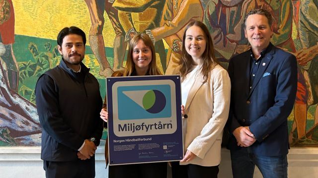 NHFs representanter på utdelingen: Christoffer Myrvold Wernersen, Kristina Hetland, Julie Indstad Hole og Erik Langerud. 20250922 Miljøfyrtårnsertifisert.jpg