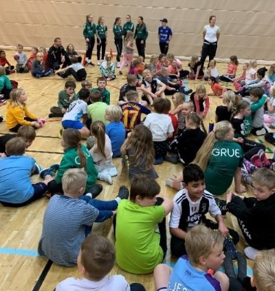 skoleh&aring;ndball_1.jpg