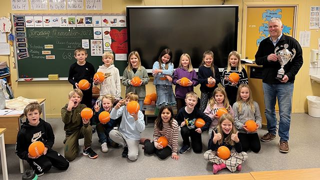 Fryal skole kast ballen.jpg