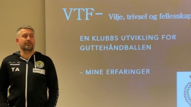 Workshop med tema "En klubbs utvikling for guttehåndballen" ved Thomas Arnesen, Vadsø TF Workshop med tema "En klubbs utvikling for guttehåndballen" ved Thomas Arnesen, Vadsø TF