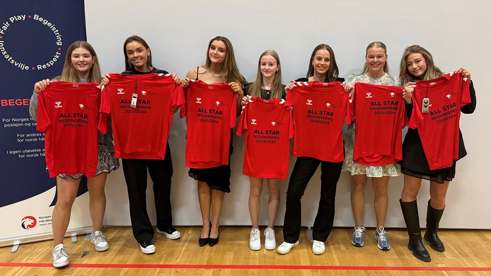 Allstar Team J16 - Fra venstre: Mille Tveit, Vilde Ellingsæter, Sara Heimstad, Malin Jonassen, Martha Dille-Grytnes, Kaja Nordland og Annika Gundersen.