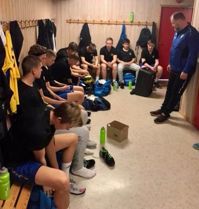 MÅNEDENS LAG-NOV-Taktikkmøte.jpeg