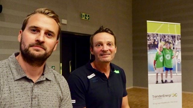 Truls Roaas og Christian Berge leverte i går nyttig faglig påfyll til innpå 200 trenere og ledere. (FOTOS: Tore Sæther) Trondheim-Truls og Christian.jpeg