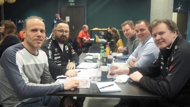 Engasjerte deltakere på "Dommerarbeid i klubb". Foto: Monica Ibsen Landsas_640x360.JPG