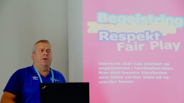 Øyvind Togstad, Håndballregionens styreleder, lover å følge godt med på hva politikerne gjør etter valg sammenholdt med hva de sier før kommune- og fylkestingsvalget er avgjort. (FOTO: Tore Sæther) Øyvind Togstad.jpeg