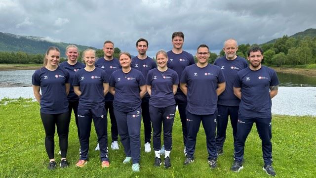 Spillerutviklerne på jentesiden: F.V. Karen Forseth, Christina Wold, Suzanne Albrigtsen, Joachim Khelfa, Sofie Mällberg, Kristian Huuse, Ina Sandvik, Henning Reitan, Gerard Huete, Asgeir Hatlen, Franco Stäuble Spillerutviklerne på jentesiden: F.V. Karen Forseth, Christina Wold, Suzanne Albrigtsen, Joachim Khelfa, Sofie Mällberg, Kristian Huuse, Ina Sandvik, Henning Reitan, Gerard Huete, Asgeir Hatlen, Franco Stäuble