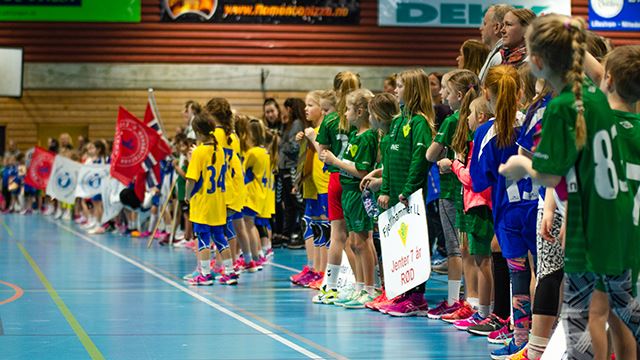 Minihåndball_arrangør2019.jpg
