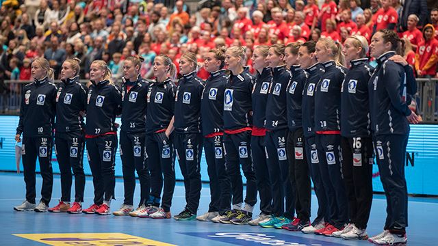 Håndballjentene i Telenor Arena 2018. Foto: Vidar Ruud / NTB Scanpix TelenorArena_20181124.jpg