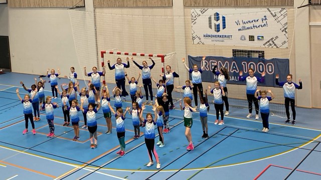 Rema1000_håndballskole_20_Høybråten-Stovner.jpg