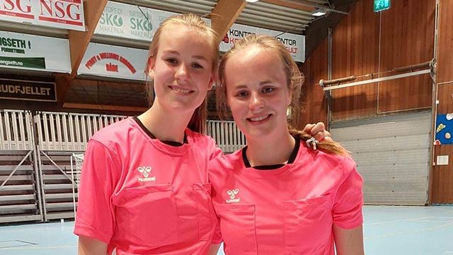Maria Taarud Figenbaum (t.v.) og Helle Gundersrud vant Beste par 2023_Dommere_Pocket Valley Cup.jpg