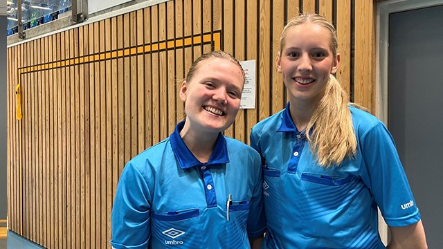 Vilde Emilie Berthling/Vilde Marie Bull (Asker), dømte finalen i J14 mellom HK Rygge og Kolbotn. Dommerutvikler: Ole Christian Fjeld