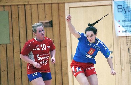 Fotograf: Ole Johan Hostvedt IneEgeland_Skrim_JulianeMobergLøvik_Fana_Fotoograf_ OleJohnHostvedt (002).jpg