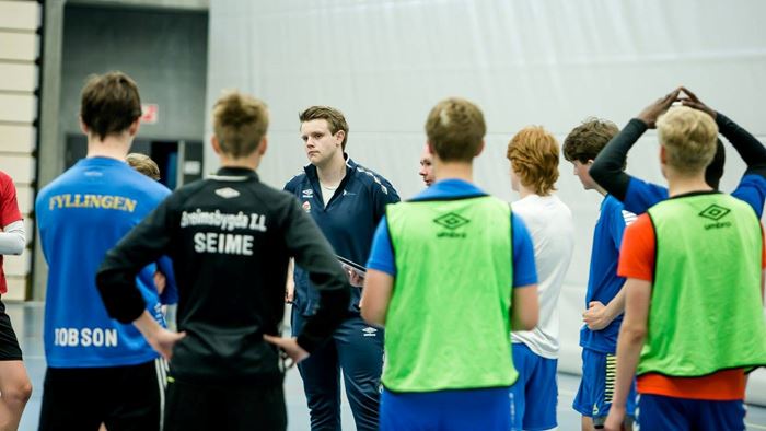 Ulrik som trener 640x360.jpg