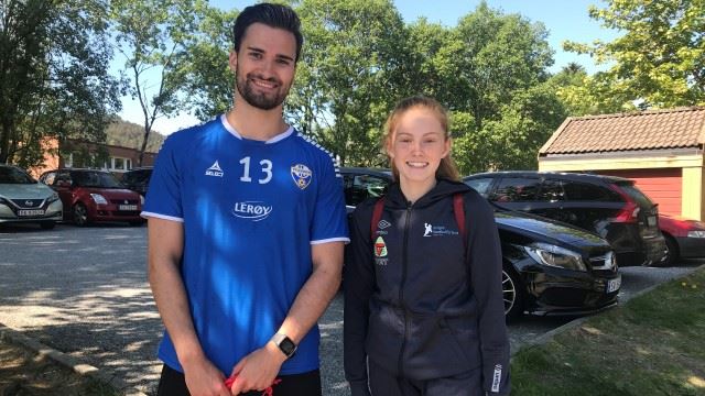 Jostein Epland og Anine Dyrdal på Lerøydag besøk på Flaktveit skole J.Epland og Anine Dyrdal_640x360.jpg