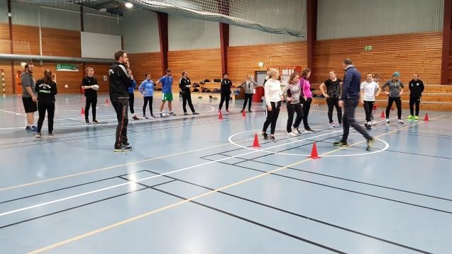 Foto: Ann-Magrit Grip Modul 8 Småspill to og to mellom kjegler.jpg